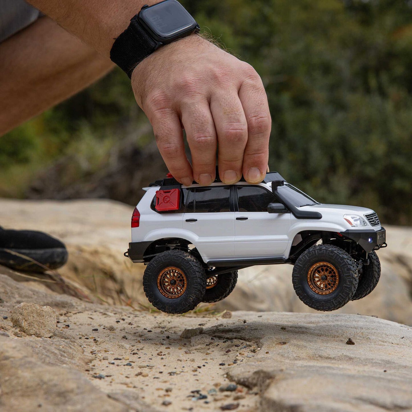 Axial 1/24 SCX24 Lexus GX 470 4X4 Rock Crawler RTR