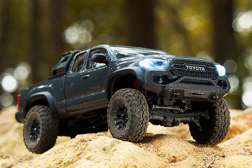FMS FCX24M Toyota Tacoma 1/24 4WD RTR Rock Crawler