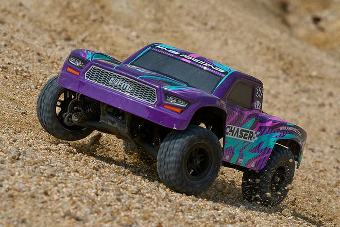 FMS FSC24 Chaser 1/24 4WD RTR truck – high-speed run on off-road sand trail
