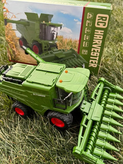 2.4GHz RC Combine Harvester 1/24 Scale 4WD Farm Vehicle Ready-to-Run with Lights and Sounds