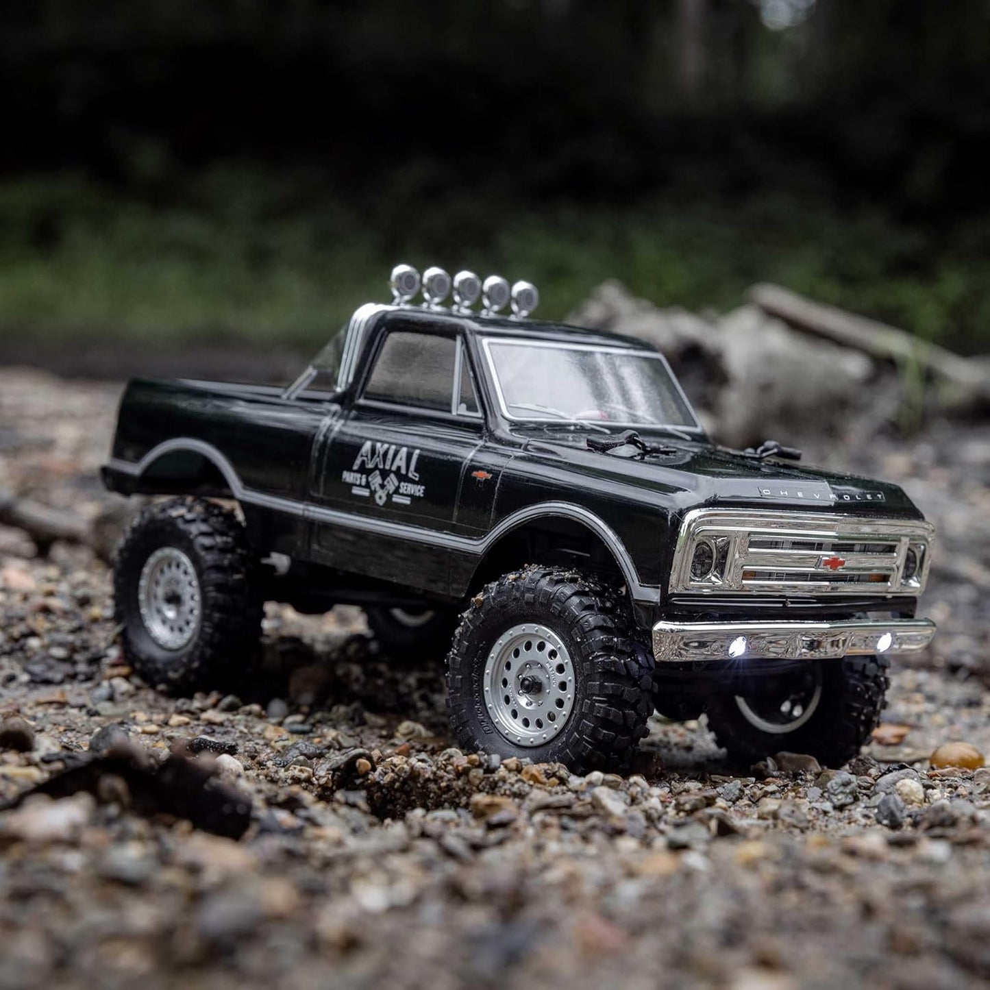 Axial SCX10 III Base Camp 1/10 Scale 4WD Brushed Rock Crawler – 1982 Chevrolet K10 Ready-to-Run