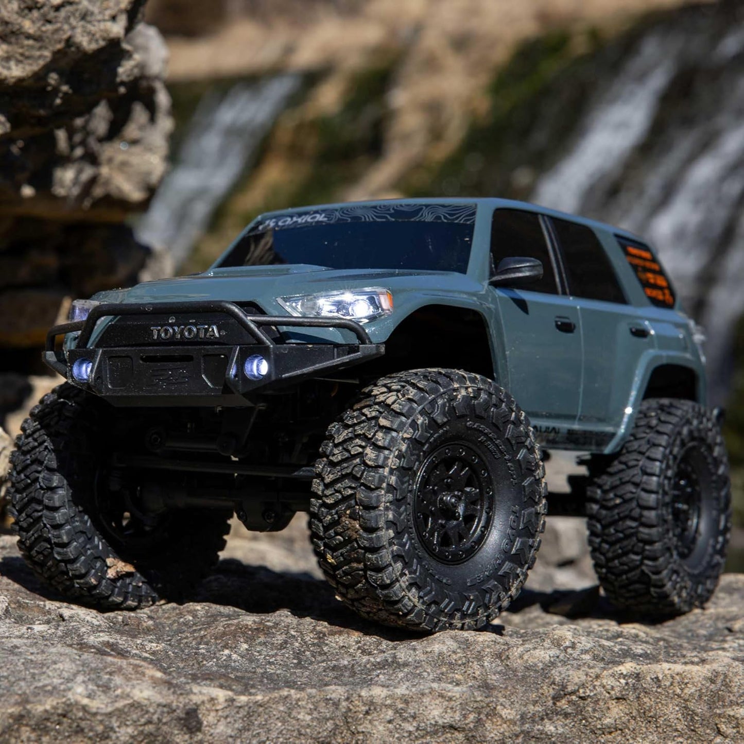 Axial SCX24 2024 Toyota 4Runner TRD Pro 1/24 4WD Ready-to-Run Rock Crawler
